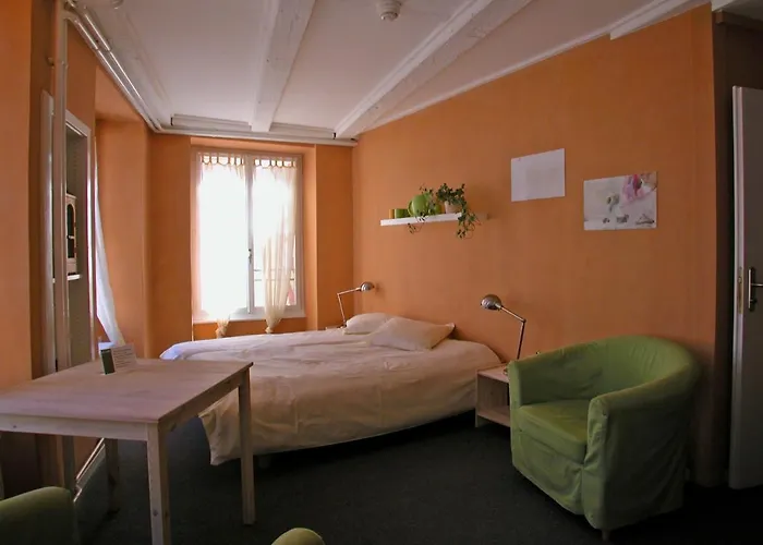 Le Café-Hôtel de L\'Aubier